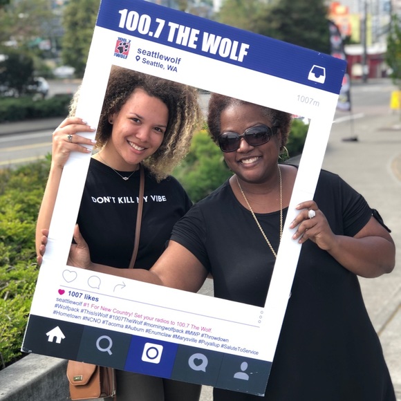 Posh Party Live Speaker & Consultant, Yolanda B. - Picture 7 of 10